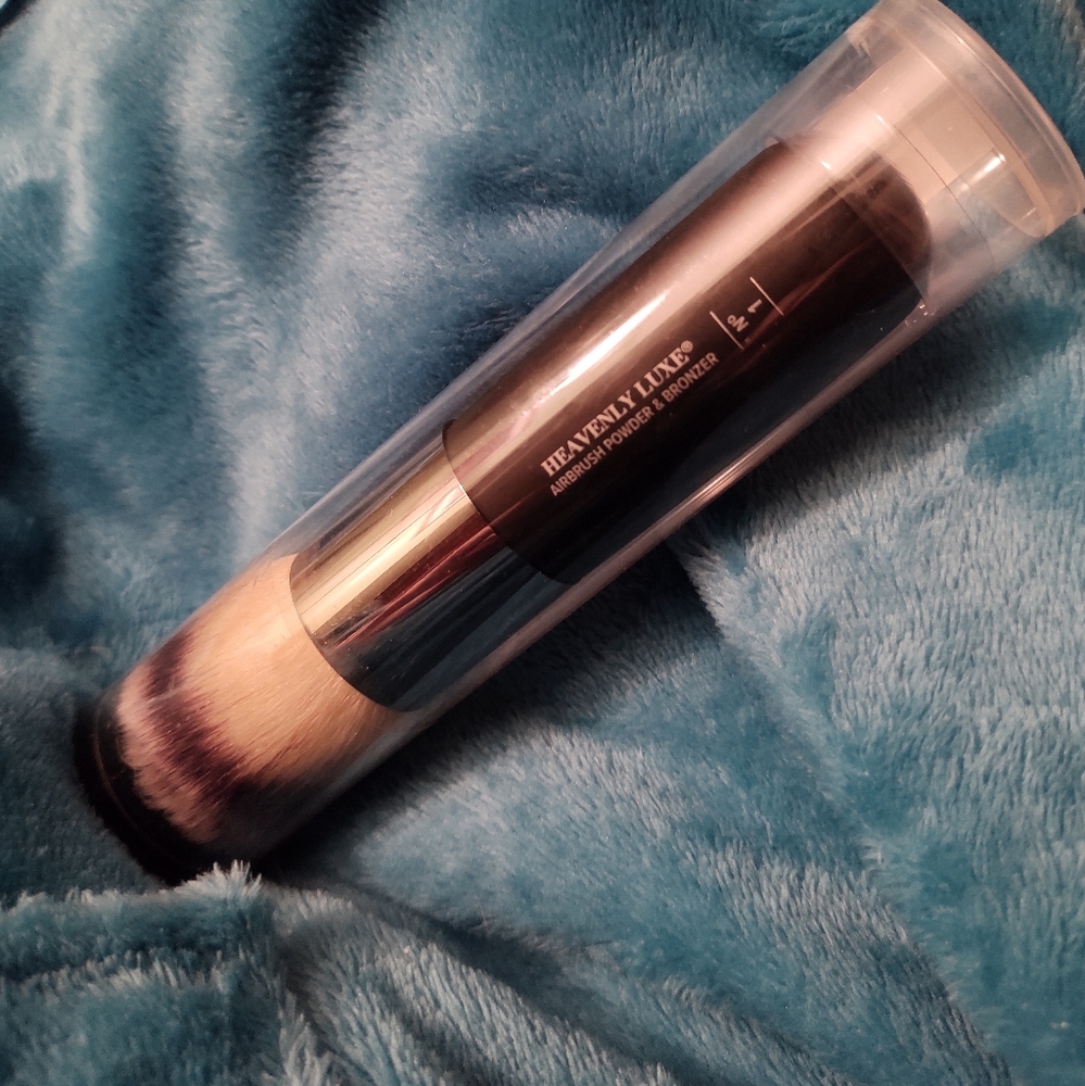 Sealed New IT #1 Cosmetic Brush